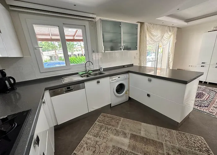 Nefiss Avm Ve Denize Yakin וילה