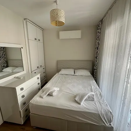 Nefiss Avm Ve Denize Yakin * Kusadasi